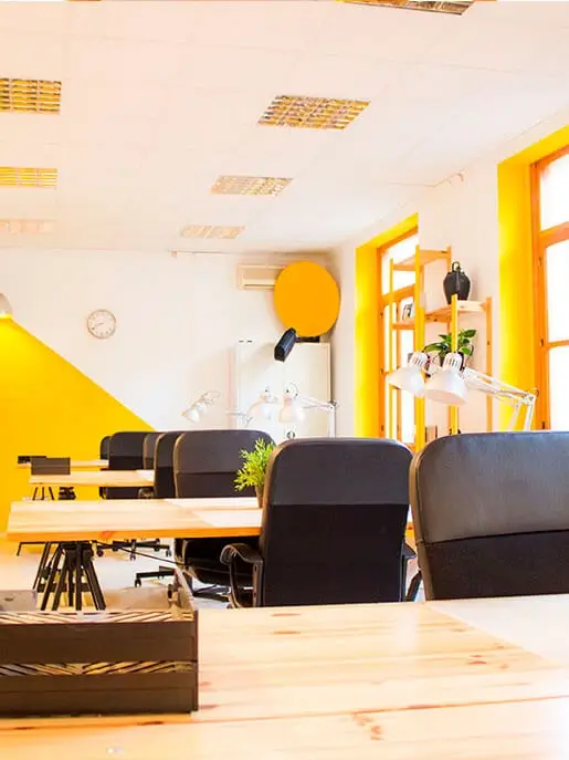 mesas-gigantes-xxl-garage-coworking-valencia Comodidad y tranquilidad Coworking
